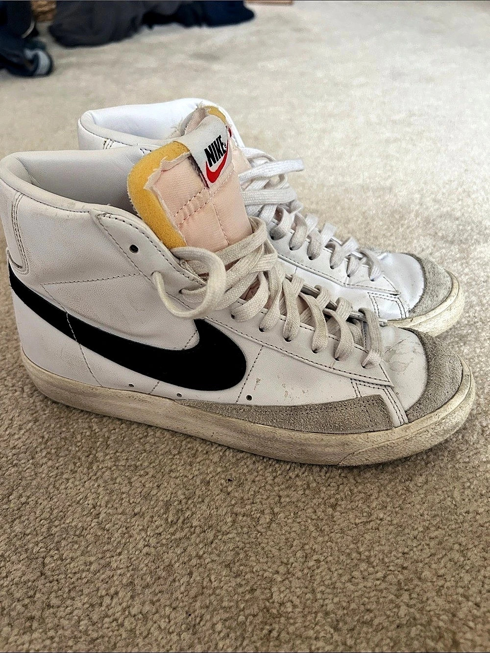 Nike Blazer Mid '77 Vintage White Black Sneakers